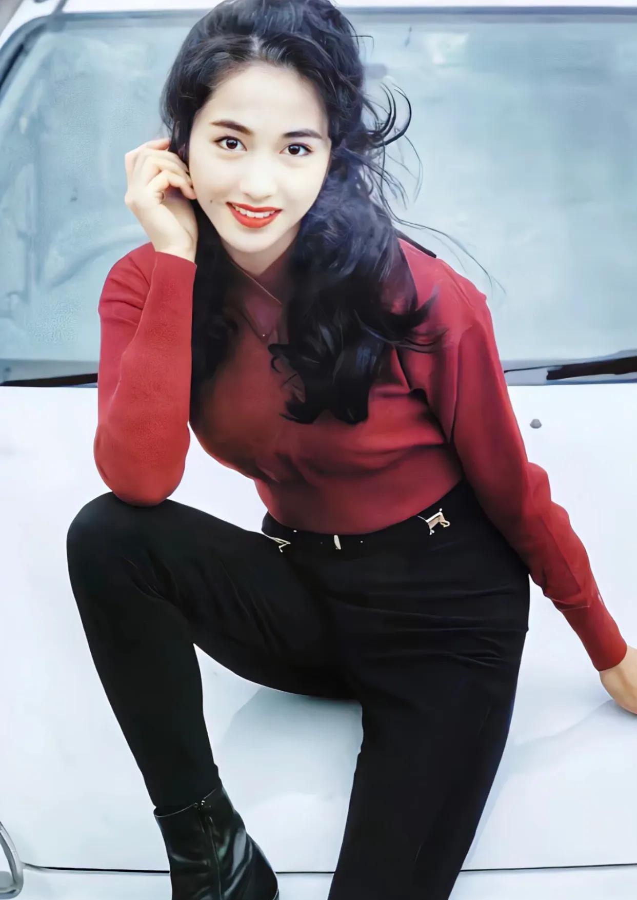 小结巴,黎姿,有多少人喜欢她?_玫瑰_中国香港_美女