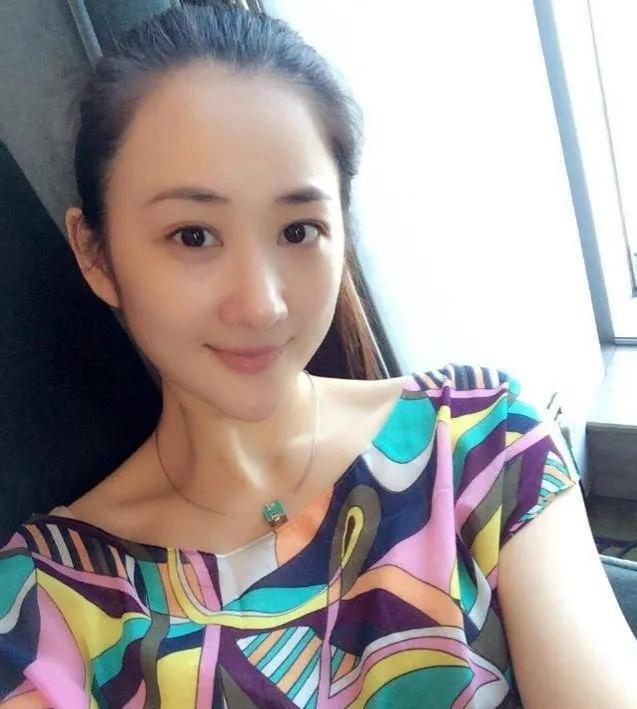 李玥 头像图片