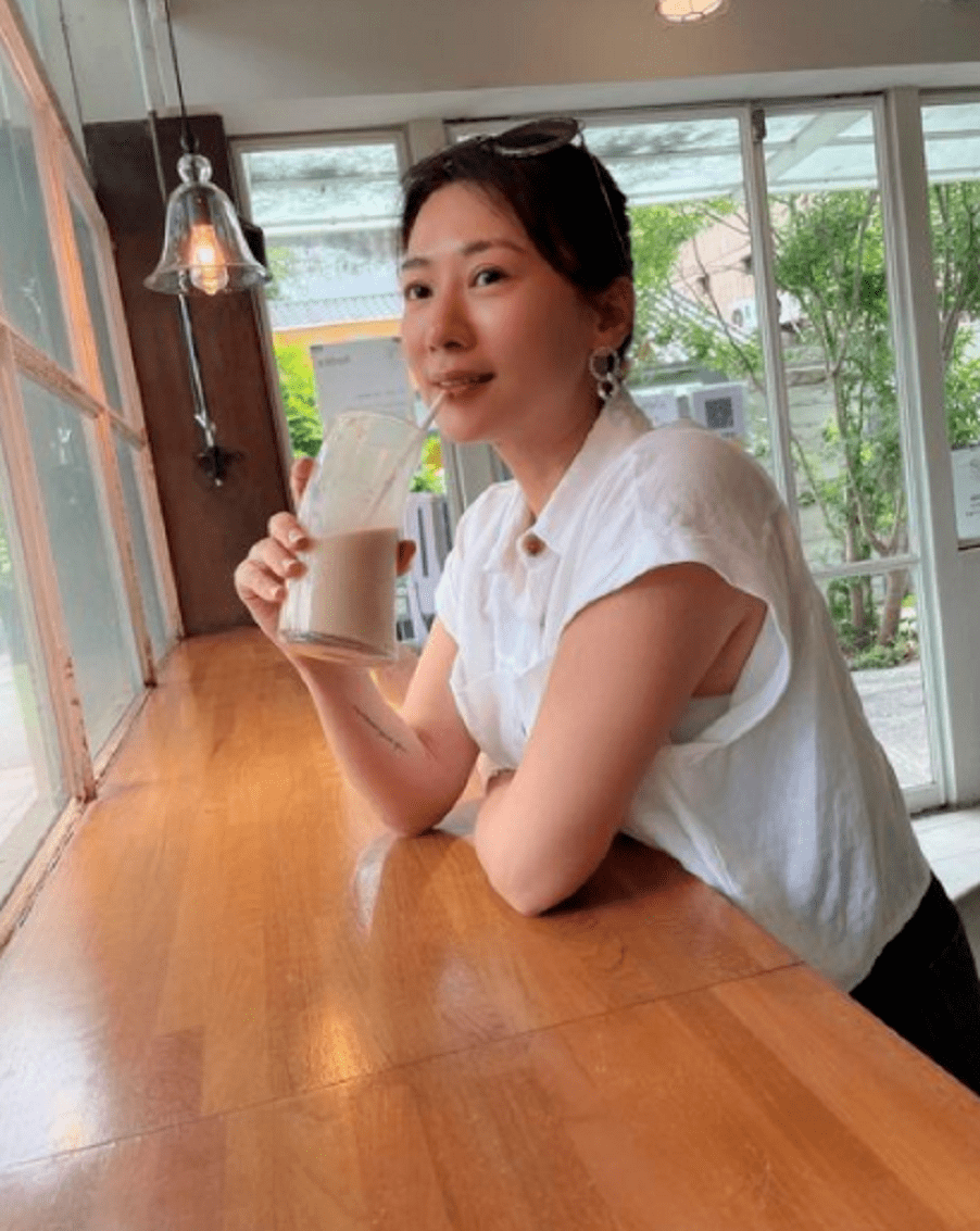 到了年过40岁,连静雯还没有结婚,可能正因为这样,她不小心就被骗了