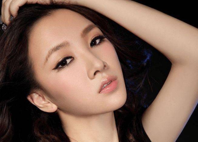 她曾和朱亚文恋爱同居9年,连徐帆都称赞她,如今却混成了这样_潘雨桐