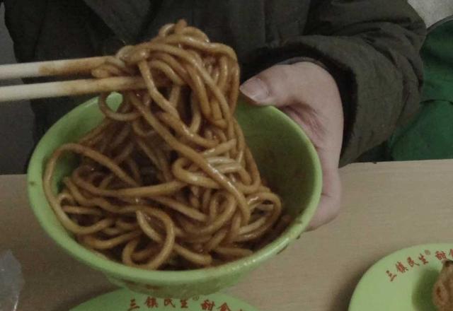 到武汉旅游,吉庆街附近的美食,在兰陵路老城区里解决一日三餐_豆皮