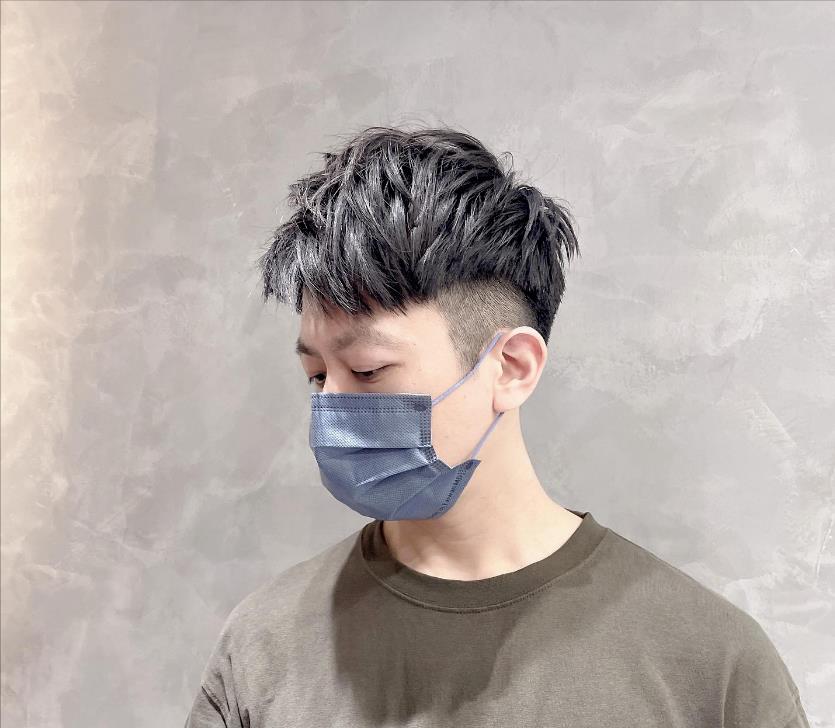 第1款:两边掏空发型