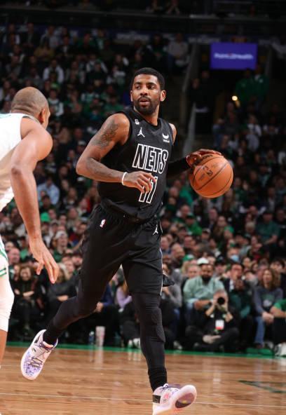 nba球员上脚:欧文全明星战靴来了,中国球鞋很帅气_nike_kyrie_安踏