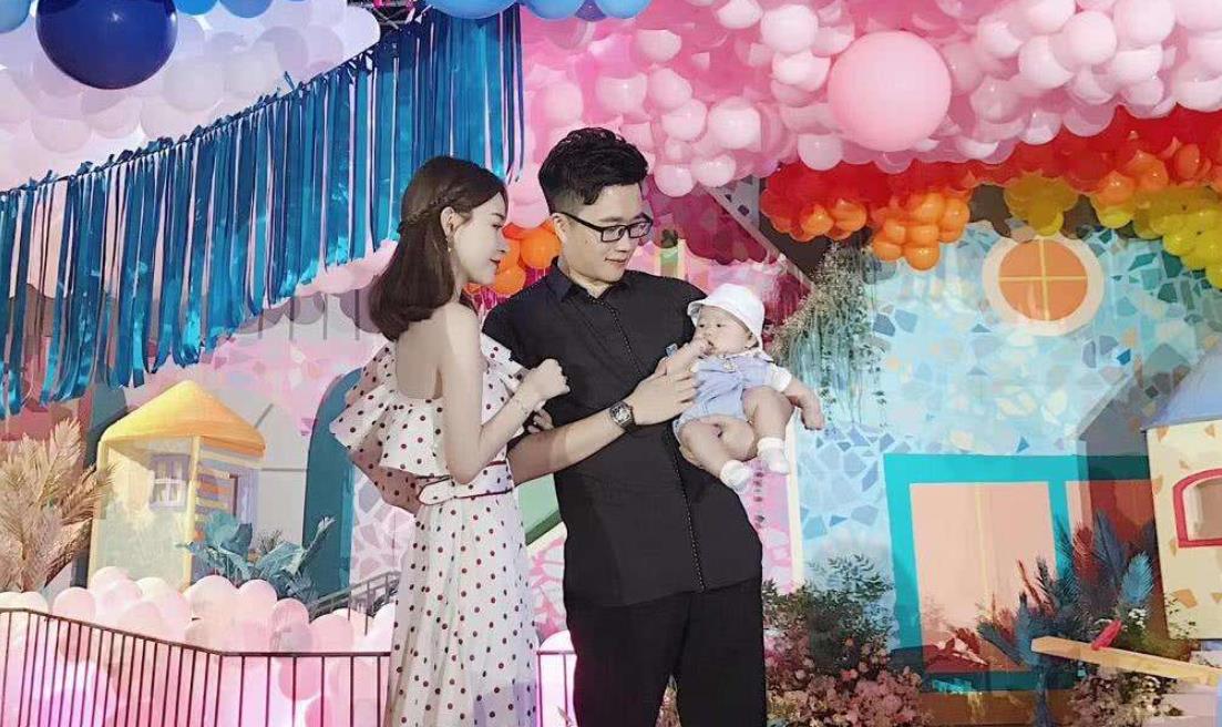 网友酒吧偶遇王思聪,旁观与旧爱雪梨老公起口角冲突_张衍_原因_视频