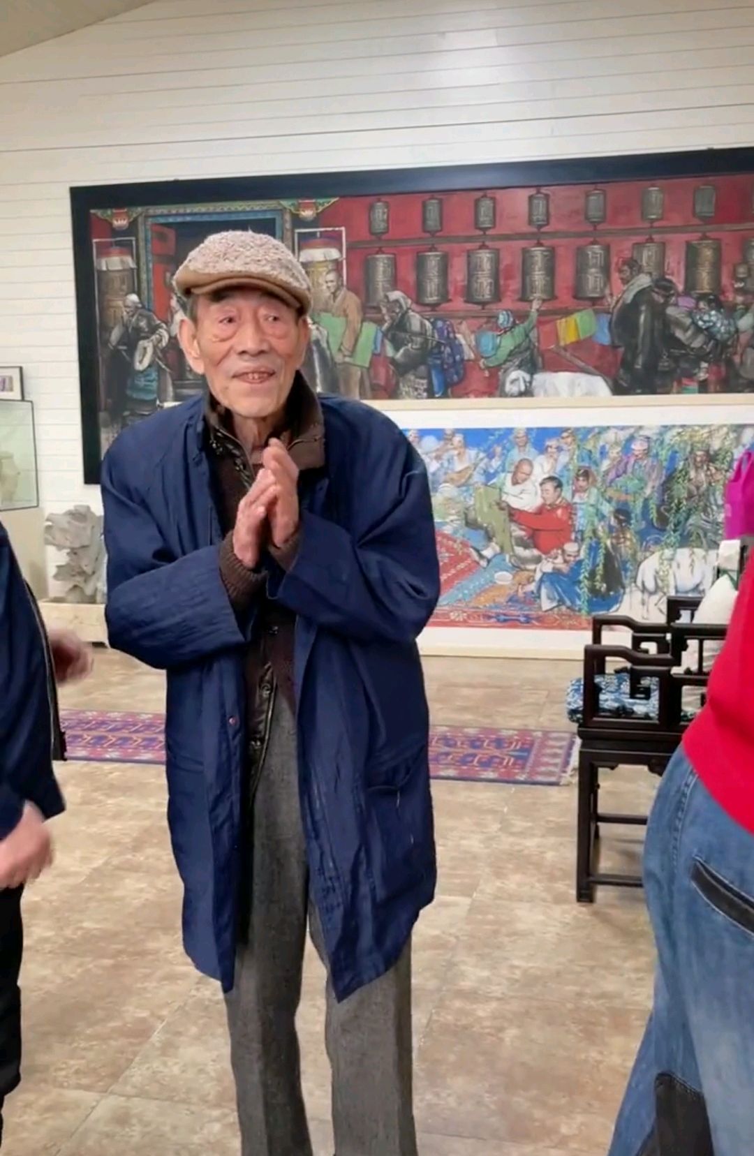 91岁杨少华与画家史国良会面,全程紧挽史国良手臂,听觉严重退化_视频