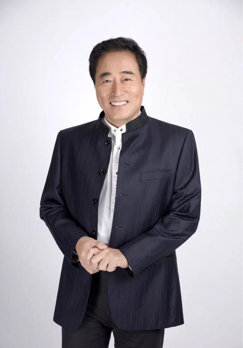 国家一级演员杨立新:娶普通妻子恩爱39年,唯独儿子让他很烦恼_母亲