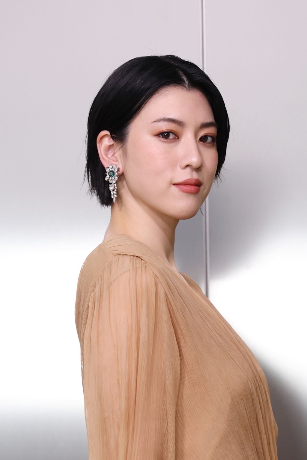 麻豆三吉彩花图片