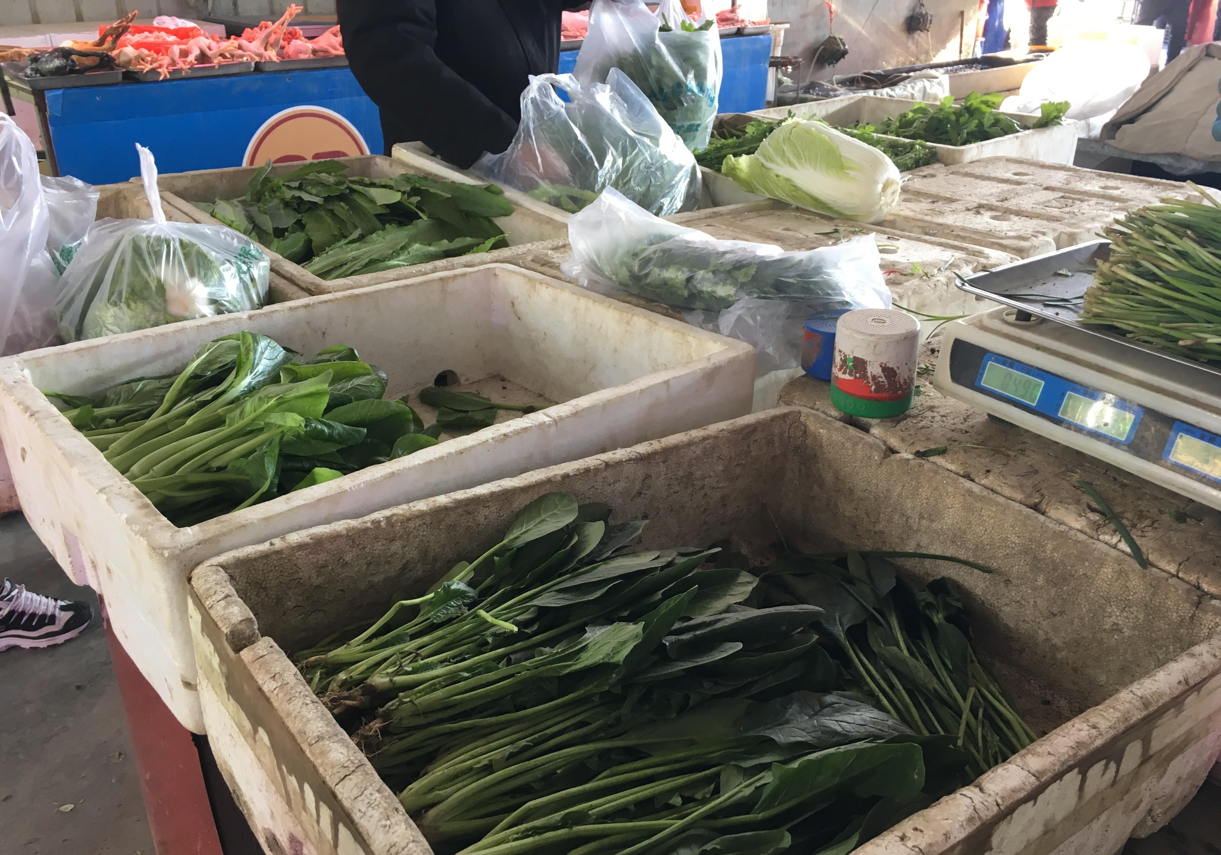 时光流转寻常事,原来还是人间烟火最可亲_摊位_菜市场_摊主