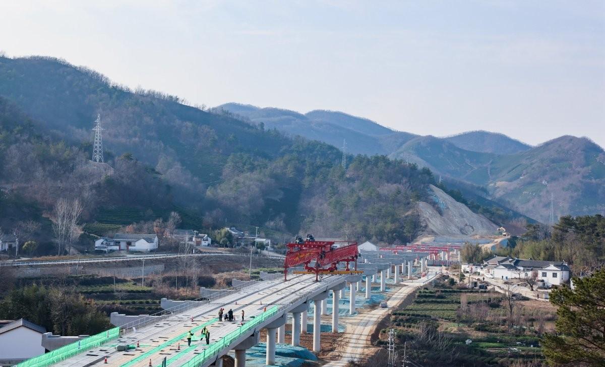 沿大别山高速明鸡项目:抢工时,赶进度,开局即冲刺,拼抢"开门红"_施工