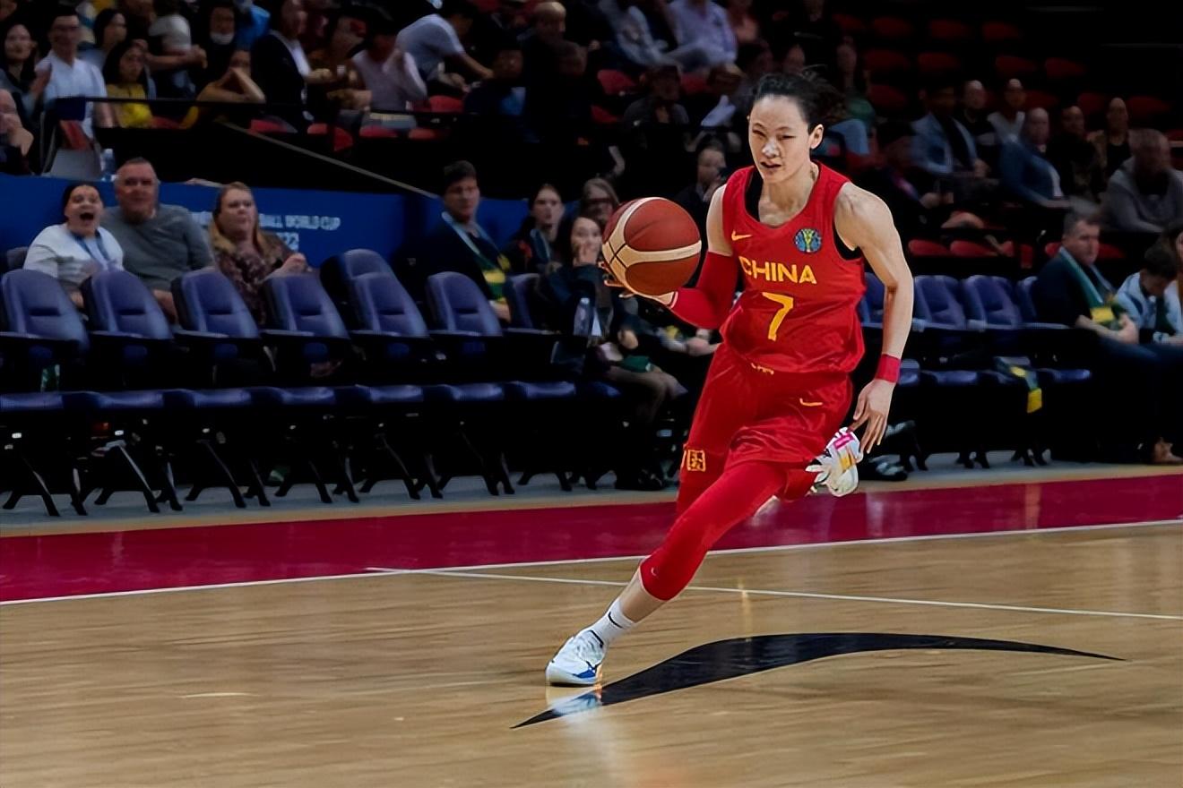 杨力维签约洛杉矶火花,对决韩旭再现我们国家女篮wnba德比?