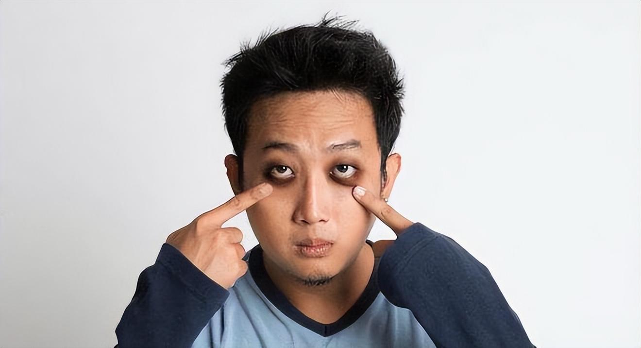 出现肝硬化之后,内分泌功能会发生紊乱,导致面色黑黄,暗淡,无光泽