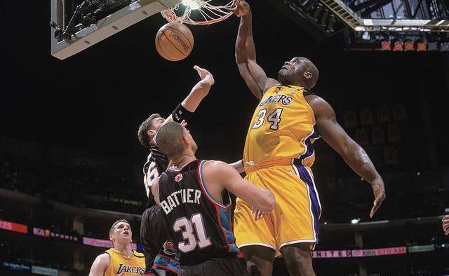 "破坏力"超强的奥尼尔共扣碎了几块篮板?