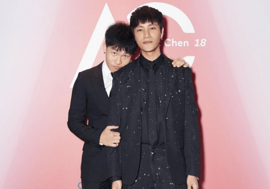 陈尊佑大方晒照,爆炸头换成顺毛造型,颜值上涨像爸爸陈坤_发型_孩子