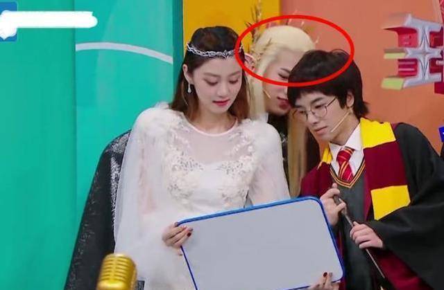 《王牌》最仙女嘉宾,出场让关晓彤黯然失色,宋亚轩眼睛紧盯她_费费