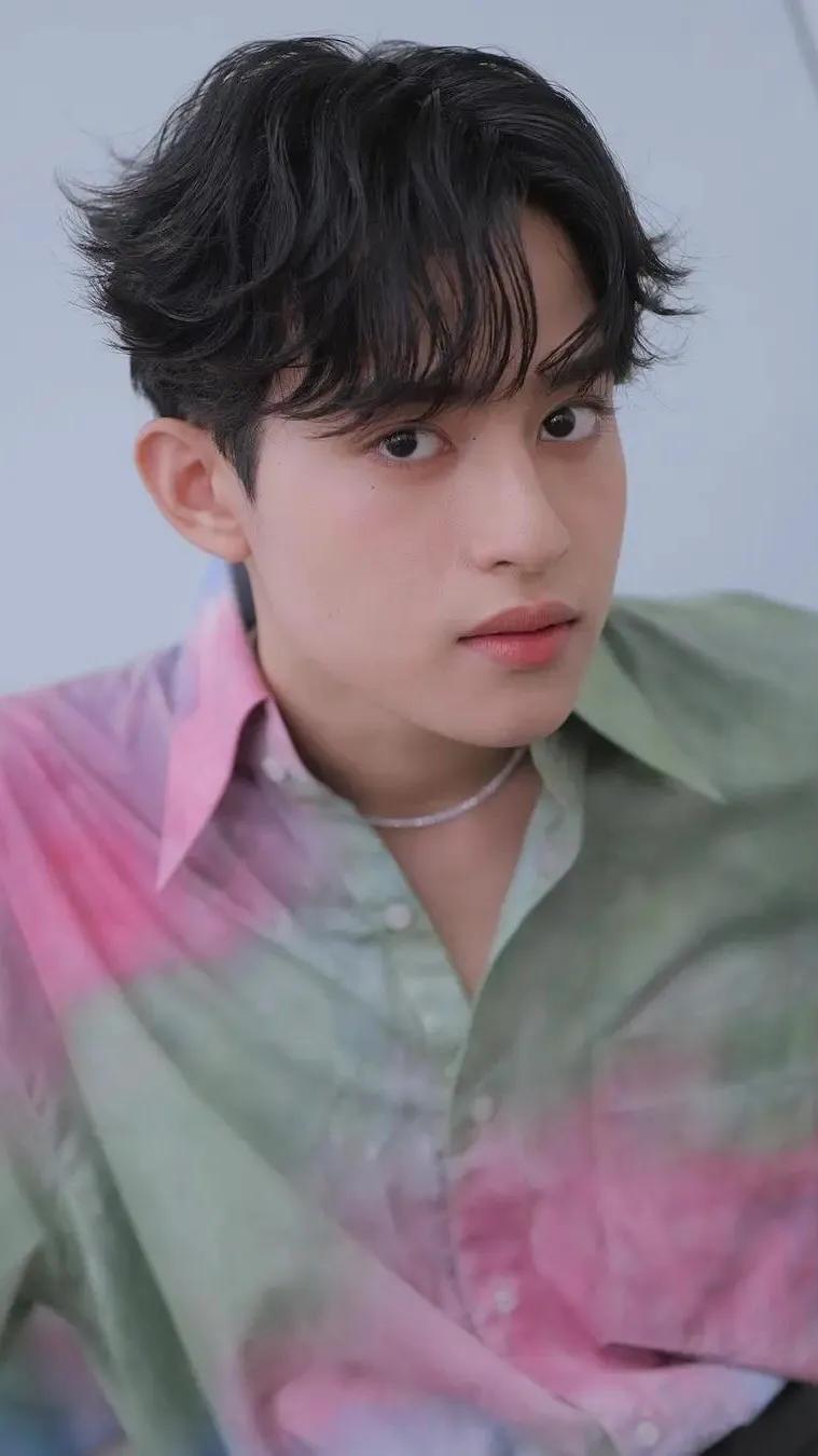 泰兰德最火十大00后泰剧小生强势来袭:泰国娱乐圈新人辈出颜值爆表