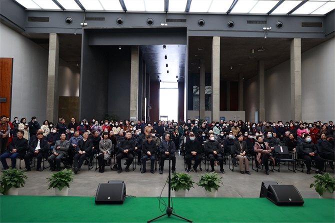 上午9时许,王勇,徐杏先,余明海,朱宝定,陈为能,张瑞丽,张立央,傅丹