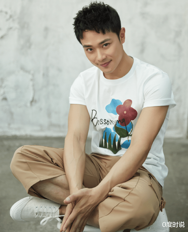 有种"整容"叫分手后,蓝盈莹美艳依旧,曹骏却成剃成光头_形象_发型