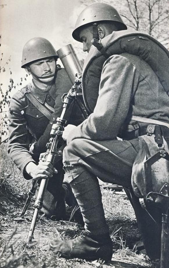 有效射程最近的迫击炮捷克米诺迈特36型 8厘米迫击炮与之曲射火力相