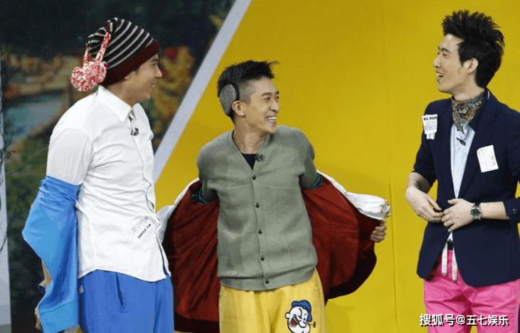 因为表现很不错,第二年王宁与艾伦再一次登上舞台,表演小品《大城