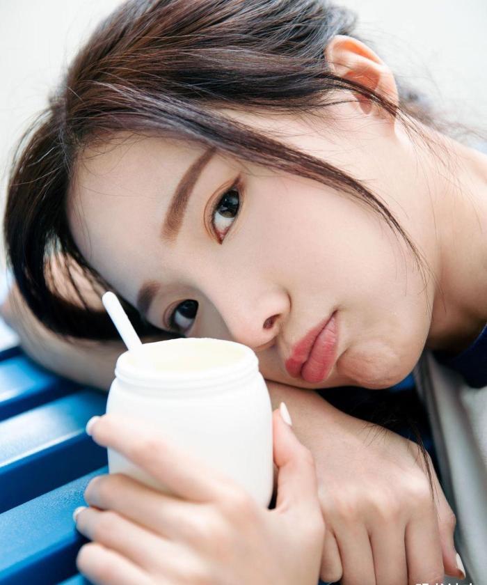 新加坡美女dj,长相很甜,但是身材很火辣,连生活照都美得很惊艳