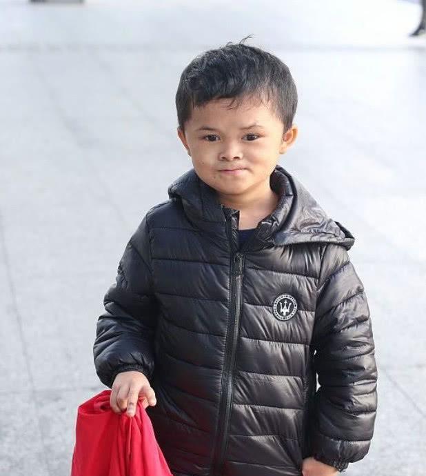 6年前,那个长相酷似"马云"的网络红人范小勤,爆红后现状如何_范家