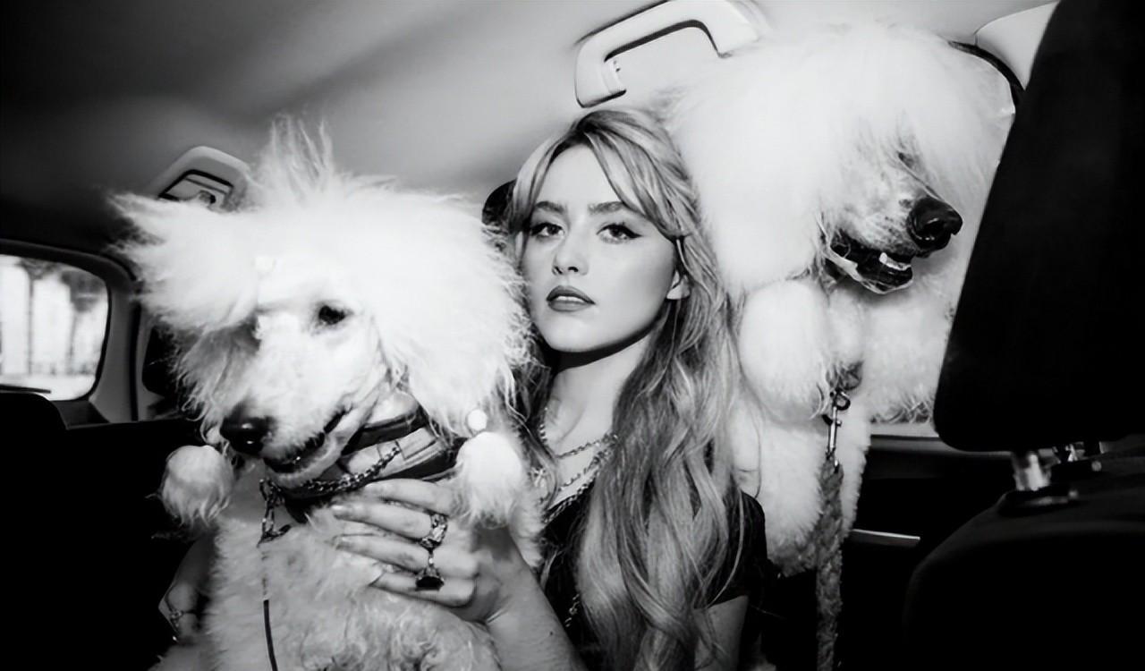 好莱坞演员中高尔夫球技最好的年轻人-凯瑟琳·纽顿