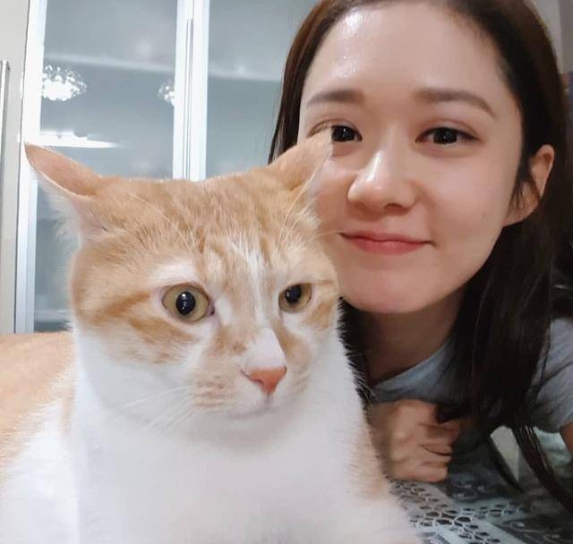 38岁张娜拉生活近照,活泼开朗纯真无邪,笑容甜美仿佛逆龄生长_萝莉