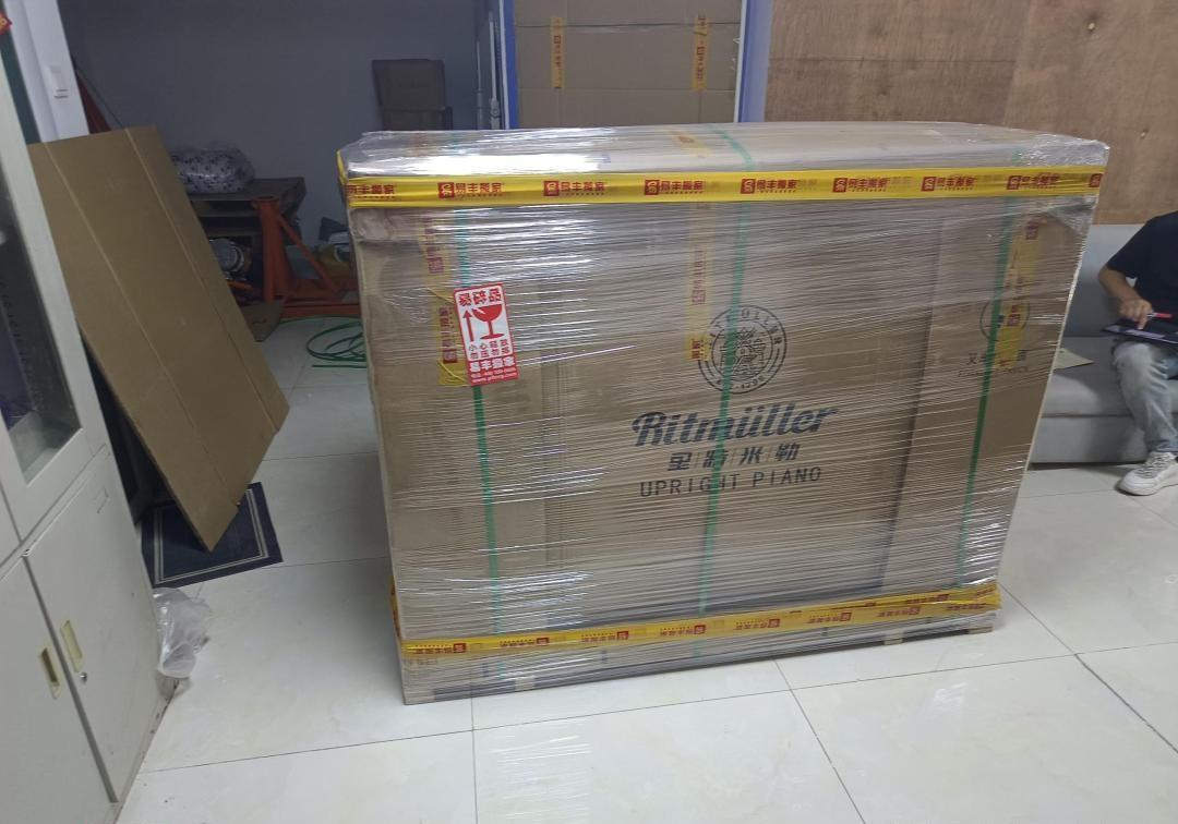 一般专业的搬琴公司都会按照三角钢琴的原厂包装规格,来定制打包材料