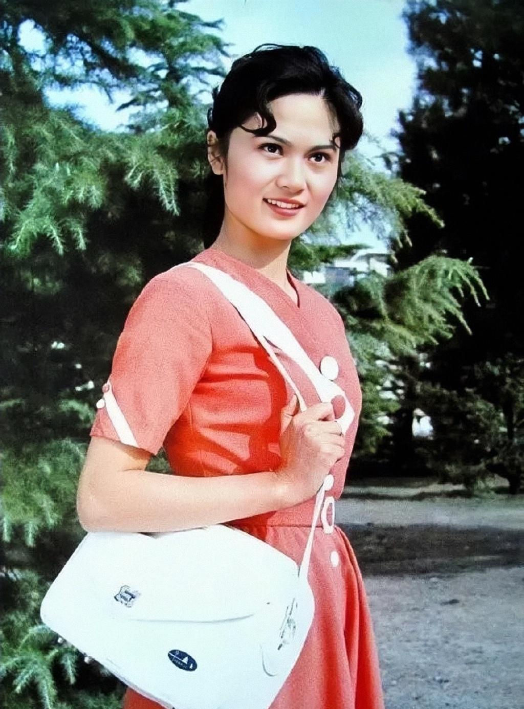 张瑜等那么有名,但她却与吴海燕,方舒,张力维,赵静,沈丹萍等女演员