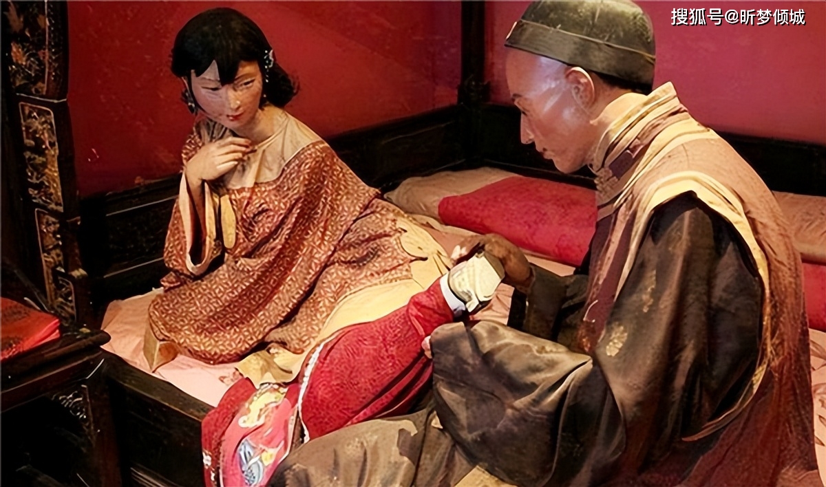 旧社会女人裹足,不只是为了好看,还有一个原因令人难以启齿_女子_审美