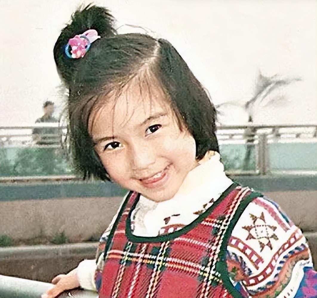 再看看黄晓明和杨颖的境遇,夫妻间的差距一目了然_baby_李菲儿_俩人