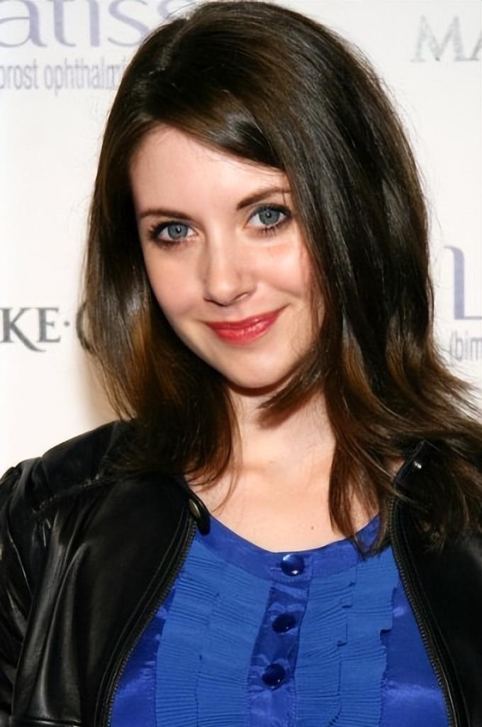 在酒店走廊裸奔的视频sns上直接公开的著名女演员_男人_爱丽森·布里