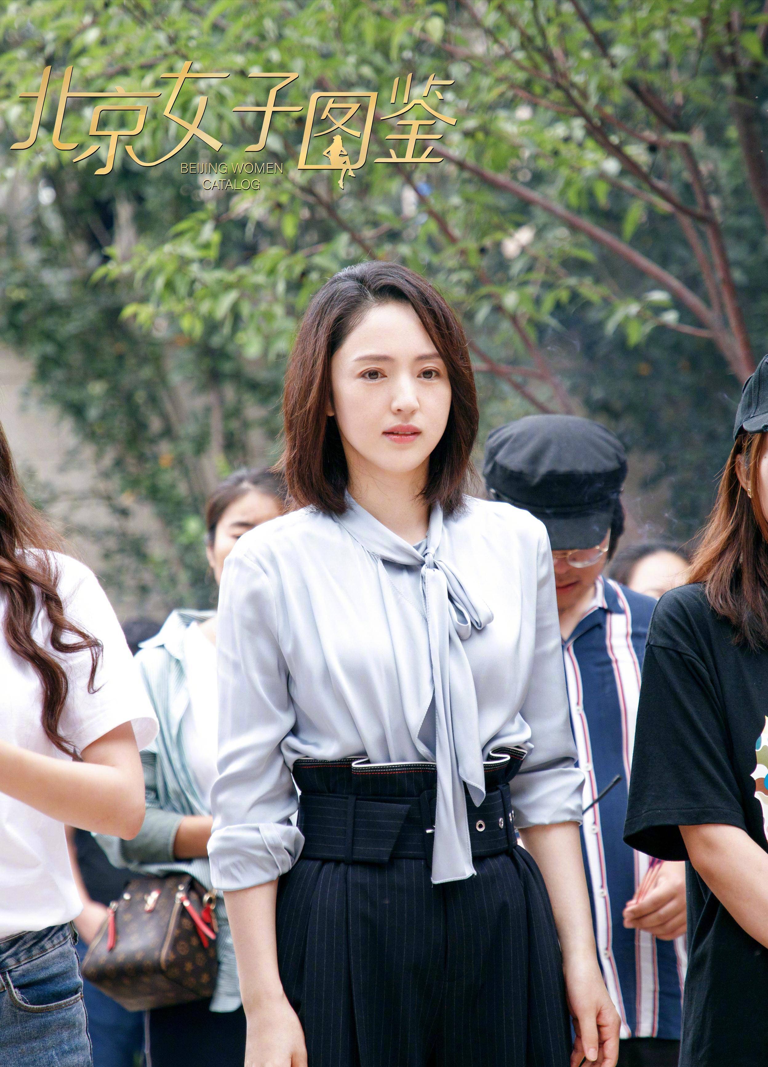 董璇近照状态好,穿露肩小黑裙白皙肤色太抢眼,颜值回春了_一身_气质