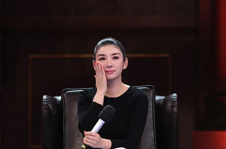 个相亲对象——陆佳颖,隐婚骗婚,海王本王;第二个相亲对象——李泽鹏