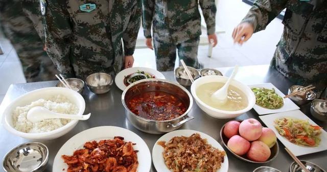 軍隊伙食:美像五星飯店的伙食,中國葷素搭配,印度呢?_軍人_後勤_標準