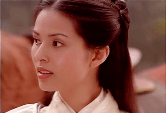 2001年《楊門女將之女兒當自強》中李若彤飾演的楊八妹,英氣十足又