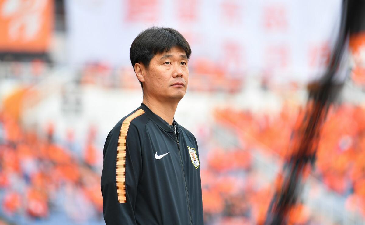 武汉卓尔 - 李霄鹏明天到任!他会带来怎样变化?_赛季_教练_球员