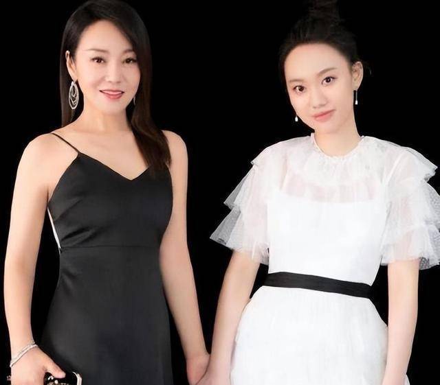 刘敏涛的女儿清纯,邱淑贞的女儿漂亮_闫妮和_李连杰_容貌