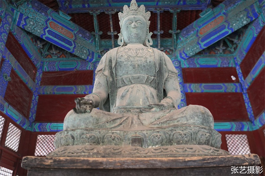 隆兴寺中轴线末端,由崇因寺迁来的毗卢佛,明神宗与生母慈圣皇太后御制