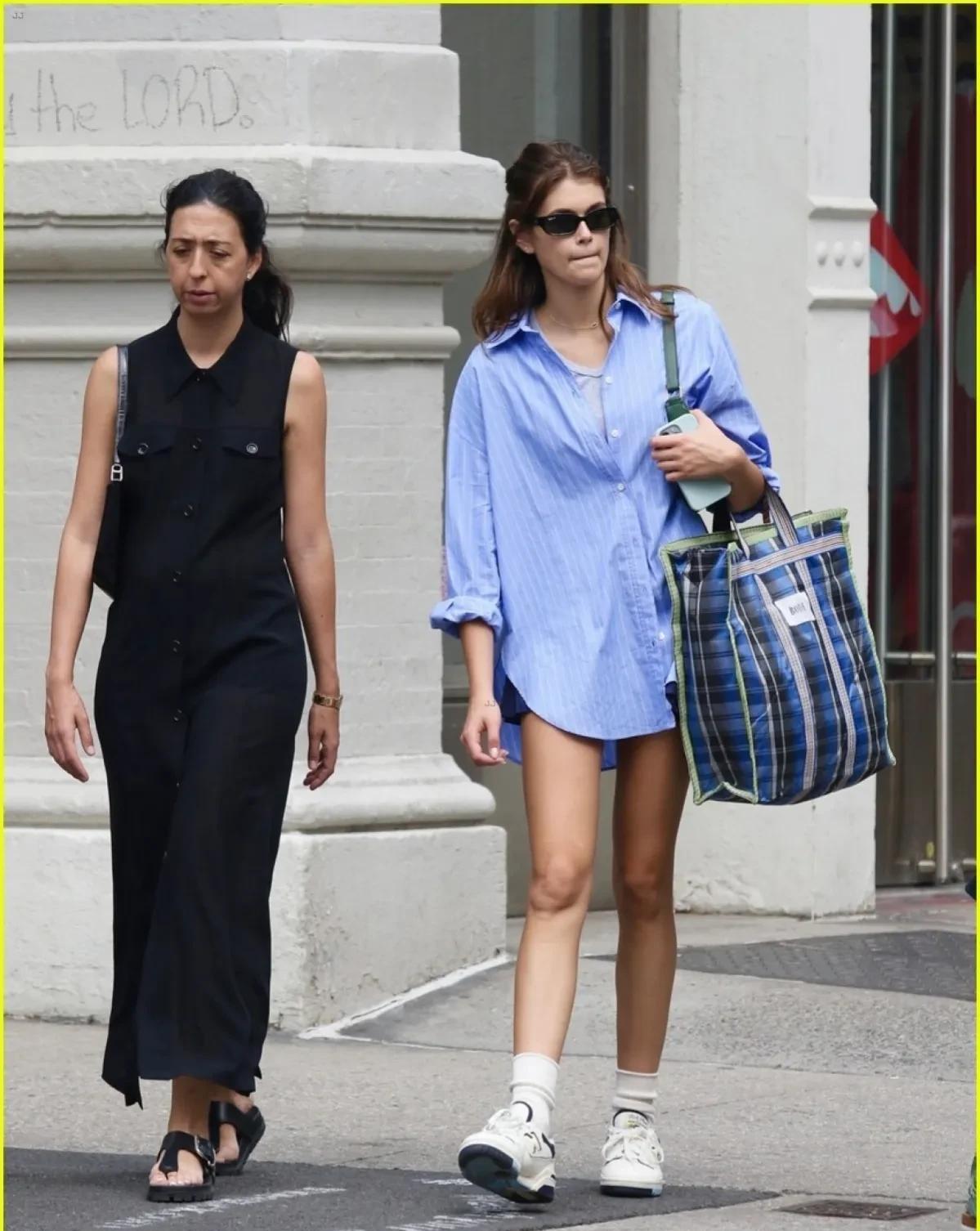 路人纷纷侧目_雅各布·埃洛迪_身材_伯和