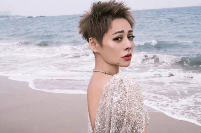 49岁宁静胆子真大!