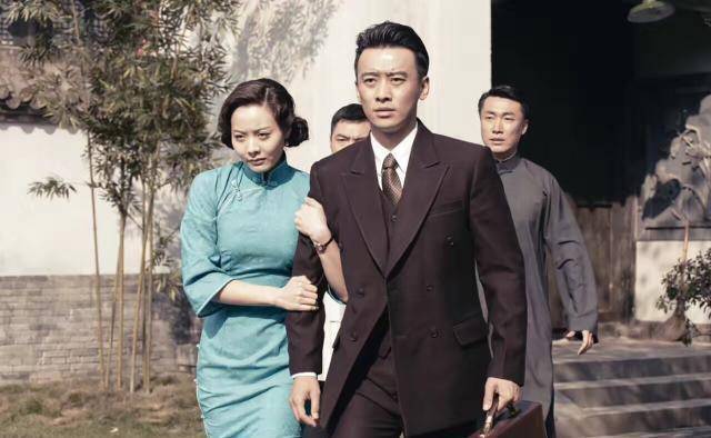 原雨168cm身材高挑,长相甜美,颜值一点都不输霍梅的扮演者曾黎呢,郑奇