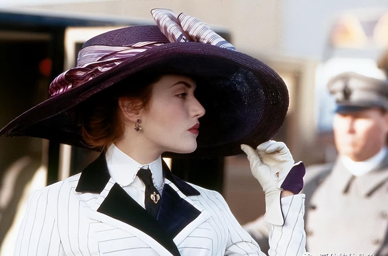 《泰塔尼克号》:为塑造符合时代的轮廓,就算是临员也得穿上马甲_服装