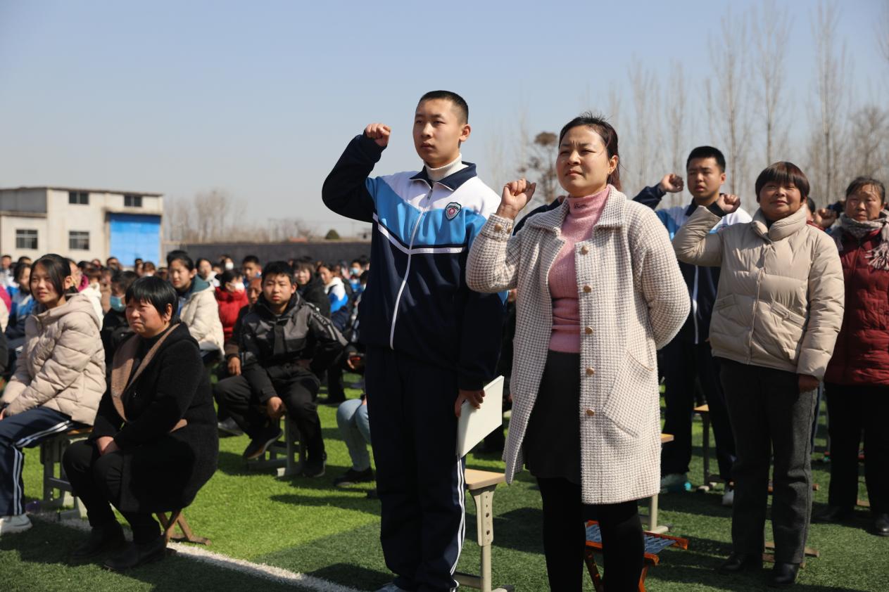 爱心助力 为梦护航—手拉手孤困儿童关爱行动莱芜区团为杨庄中学中考