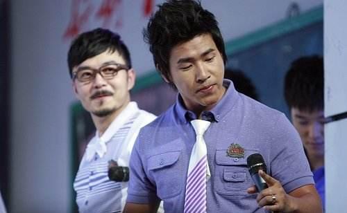 2015年,田源曝不忠后跪求汪涵原谅,却欠相伴12年女子一声抱歉?