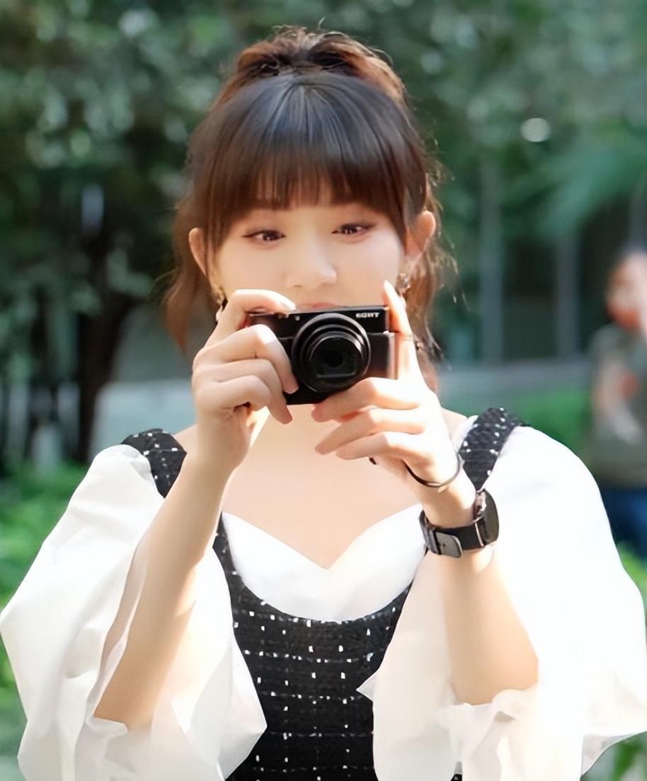 20年前广东珠江台最红的主持人,任永全做了处长,伍燕做了总监_卫视