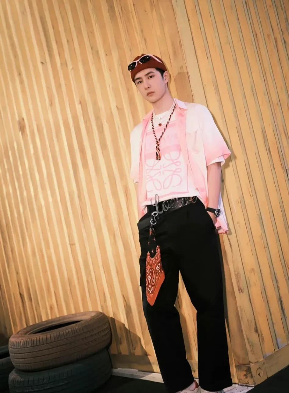 娱乐圈最会穿衣服的6位男明星,王嘉尔上榜,最后一位被忽略了_时尚