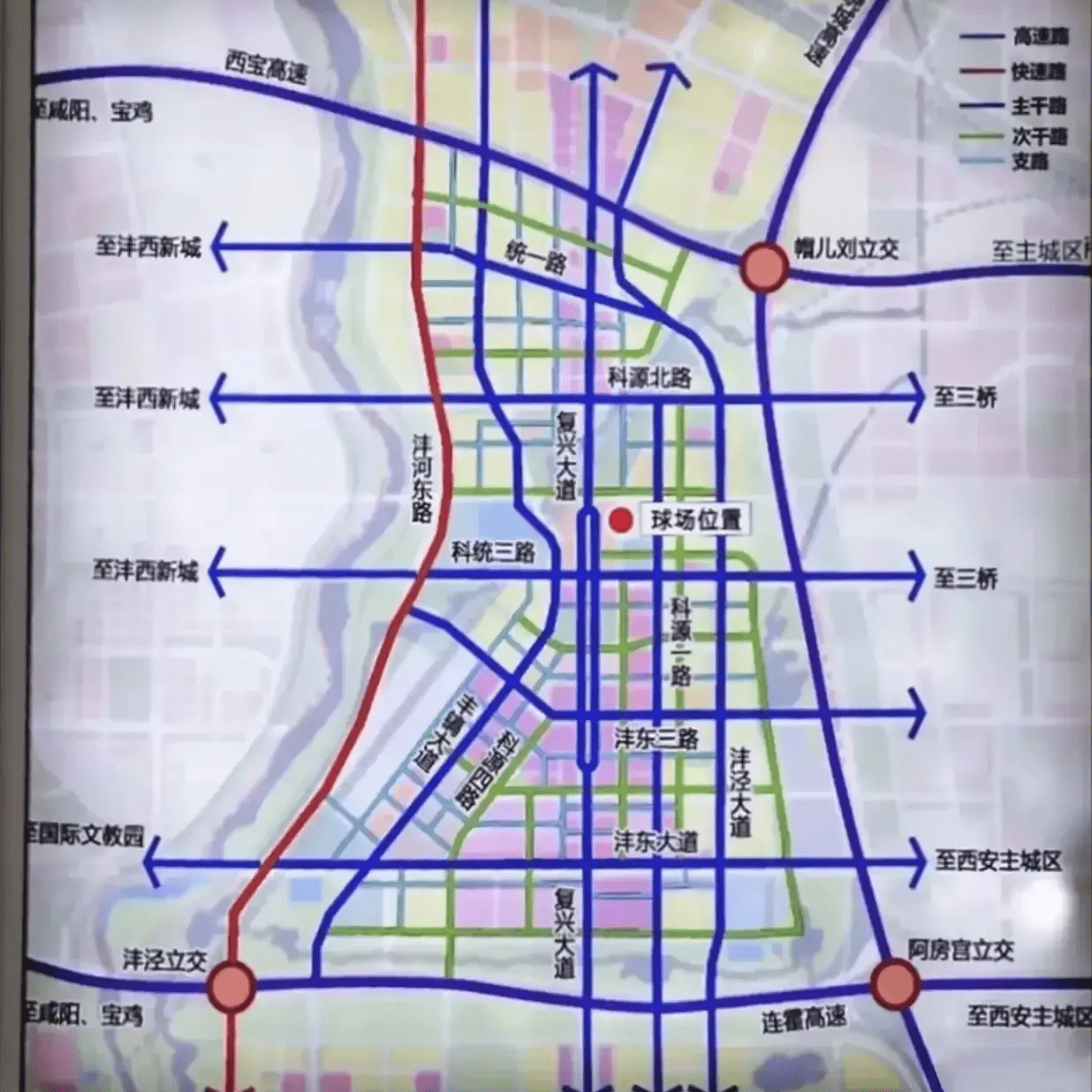 这条大西安中轴线,就是西咸新区的科技创新引领轴,以80米宽的复兴大道