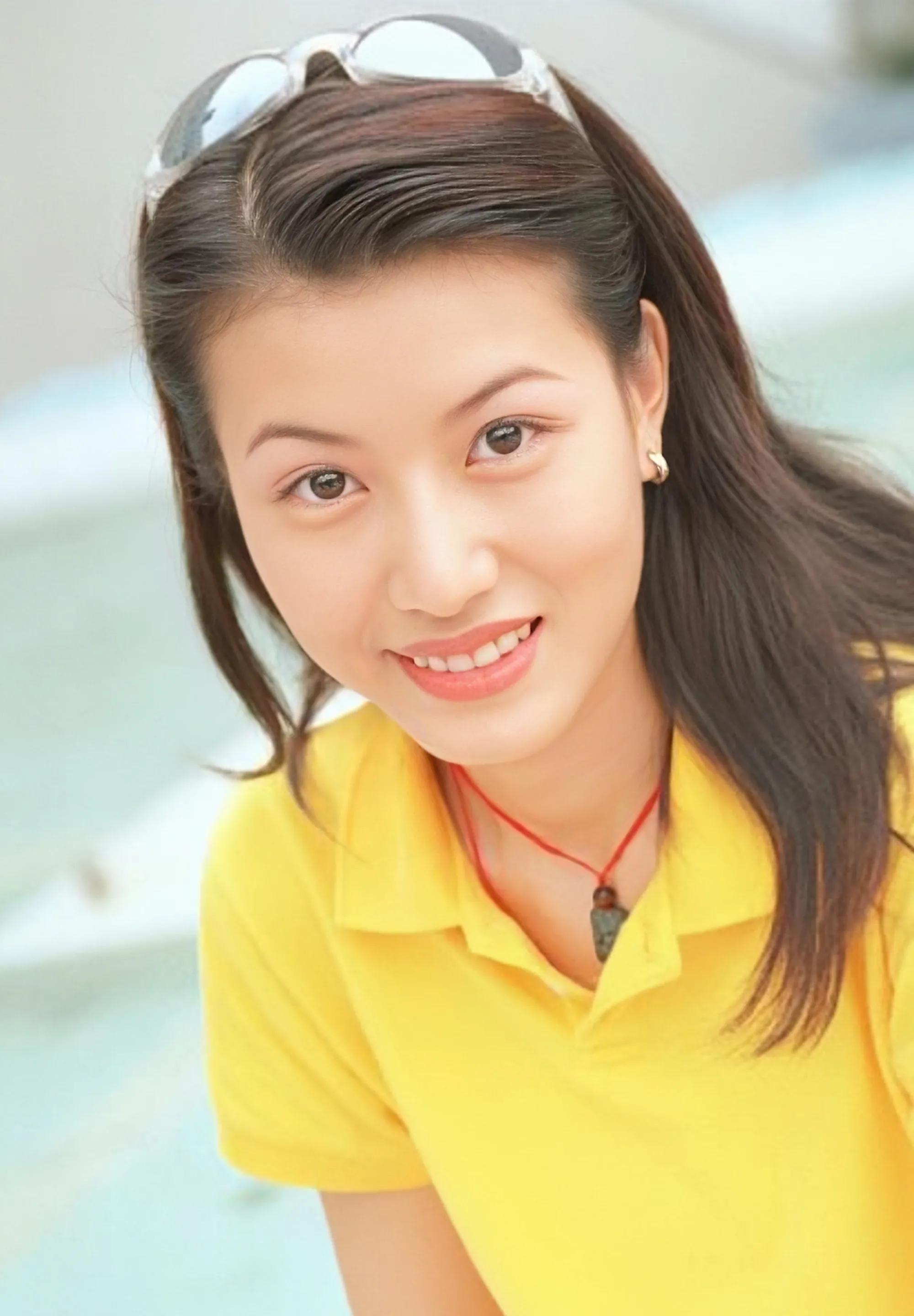 分手之后,黄纪莹开始复出.