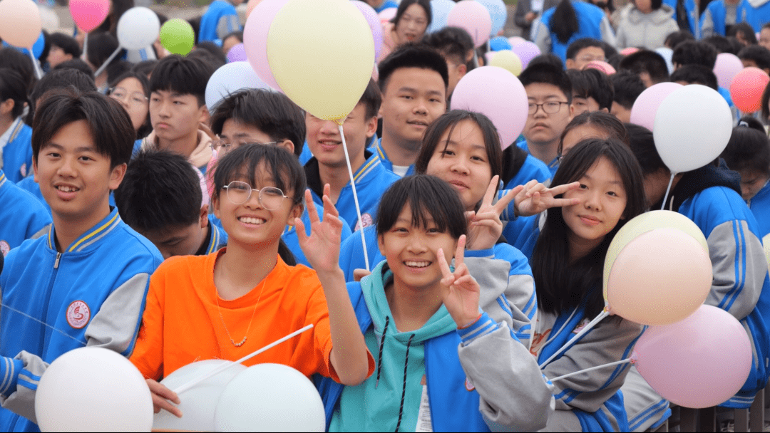 于都县第五实验中学: 十八而志 逐梦青春 我们的成人礼_高三_学子
